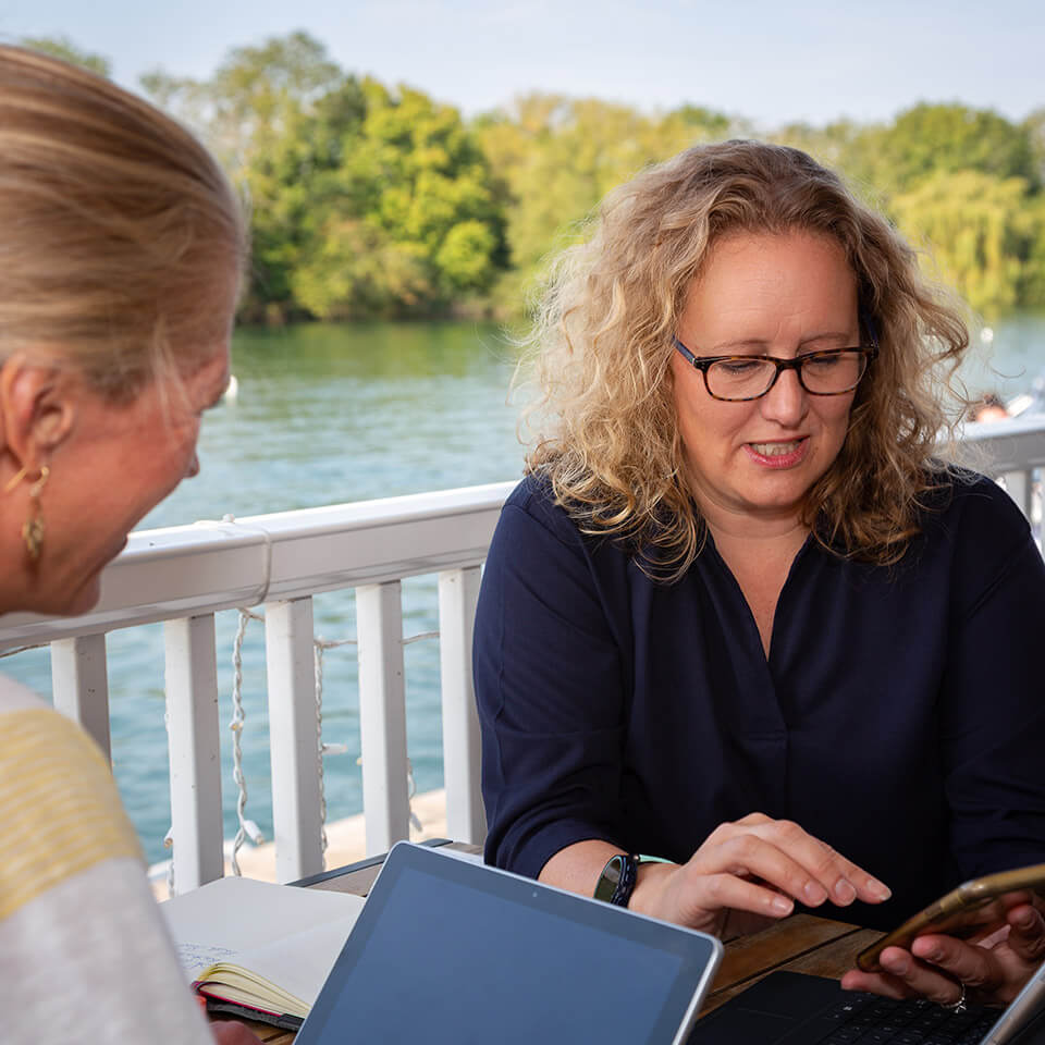 Social Honeycomb's Caroline McShane at work